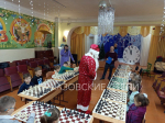 Дед Мороз в Ейске провел сеанс одновременной шахматной игры