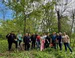 В рамках Всероссийского субботника, в парке пос. Октябрьский Ейского района состоялся масштабный субботник по наведению санитарного порядка