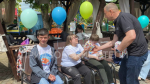 В подарок ко Дню защиты детей ребята клуба «Рука в руке»  получили шоу с дельфинами
