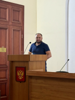 Глава Ейска Денис Квитовский провёл традиционное по понедельникам планёрное совещание