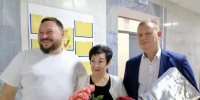Глава города Ейска Денис Квитовский поздравил с днем рождения председателя ТИК Ейская районная Чернодырка Татьяну Николаевну - Администрация г. Ейска
