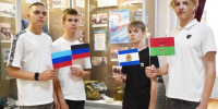 Ейским студентам провели экскурсию по выставке «Наши-СВОИ» - Приазовские степи