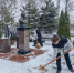 Ейские школьники и студенты очистили от снега более 20 мемориальных комплексов и стел - Приазовские степи