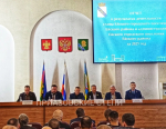Сегодня глава Ейска Денис Квитовский отчитался перед депутатами горсовета о своей работе за 2025 год