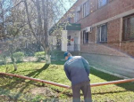 Военные коммунальщики Ейска проводят весенние субботники