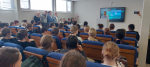 О том, как не стать дроппером и не попасть на уловки мошенников полицейские рассказали студентами медколледжа
